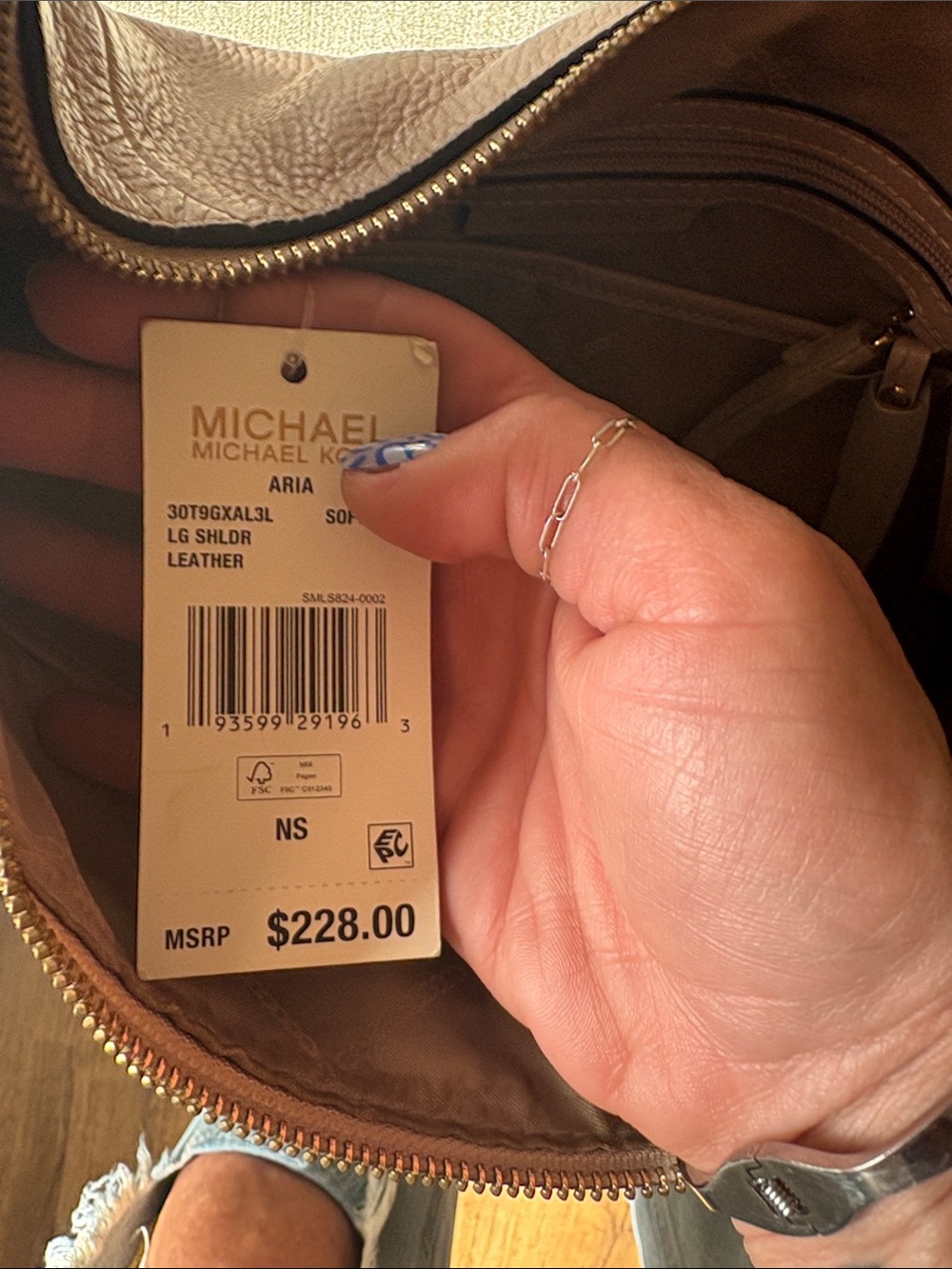 Michael Kors Pale Blush Leather Hobo Bag with Gold Hardware - Picture 6 of 8